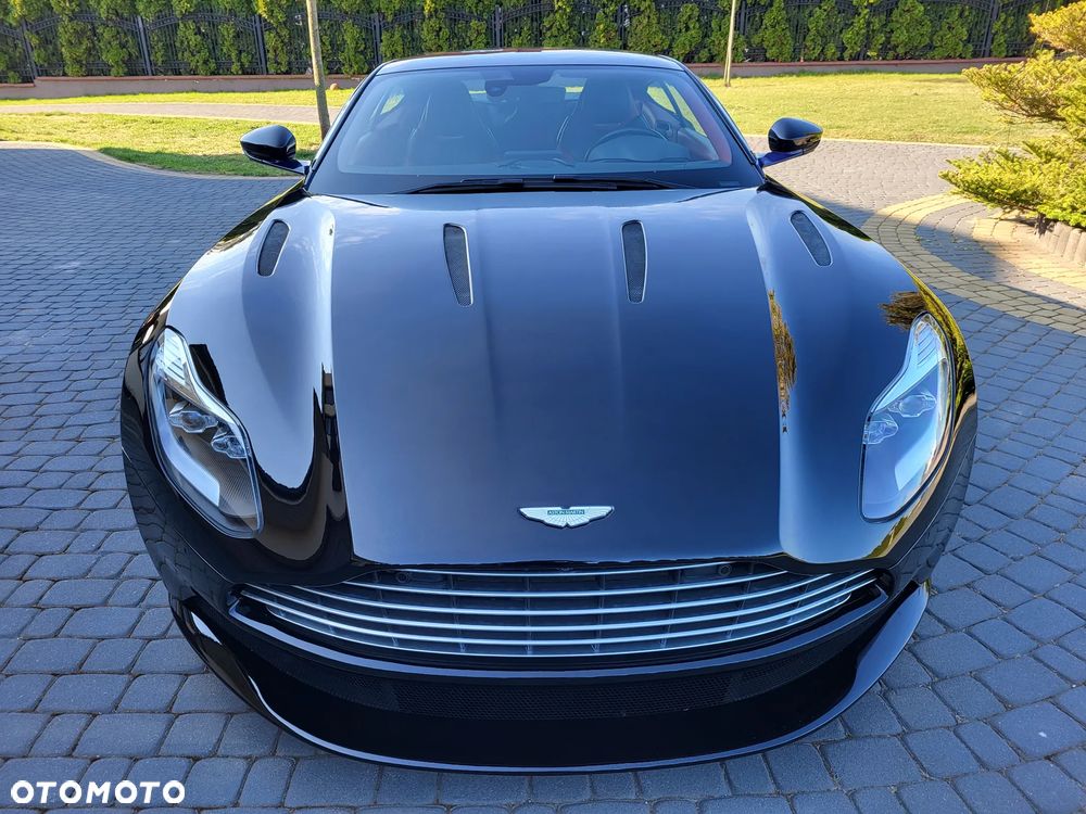 Aston Martin DB11 Launch Edition - 3