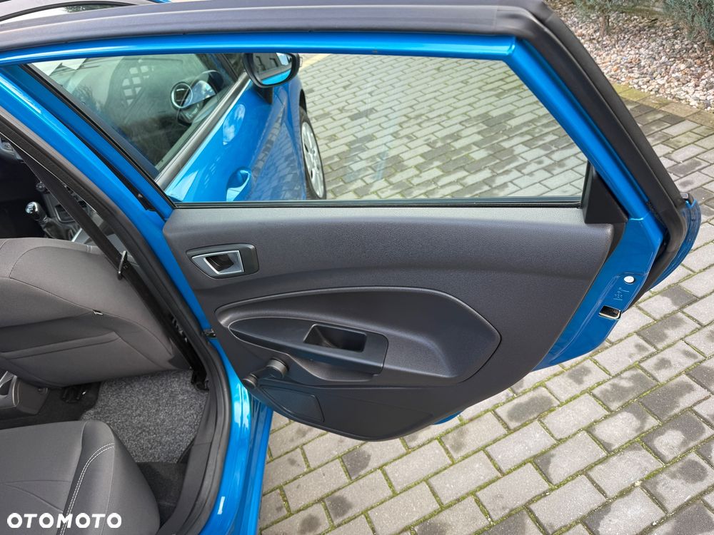 Ford Fiesta 1.6 TDCI SYNC Edition - 17