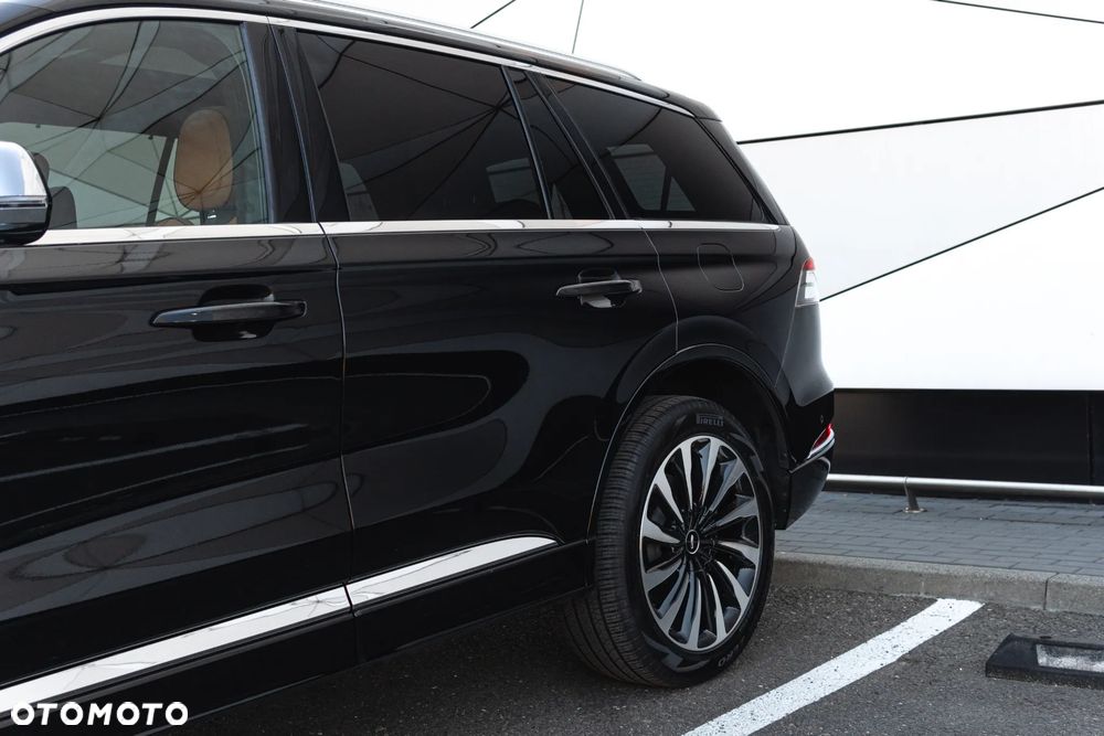 Lincoln Aviator - 12