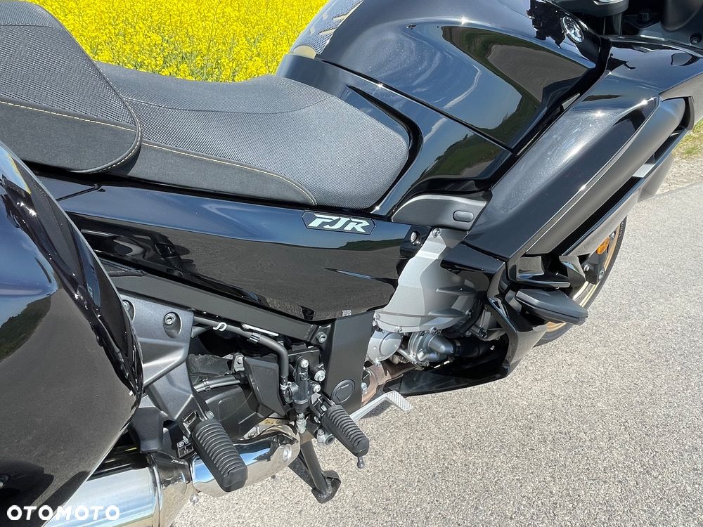 Yamaha FJR - 11