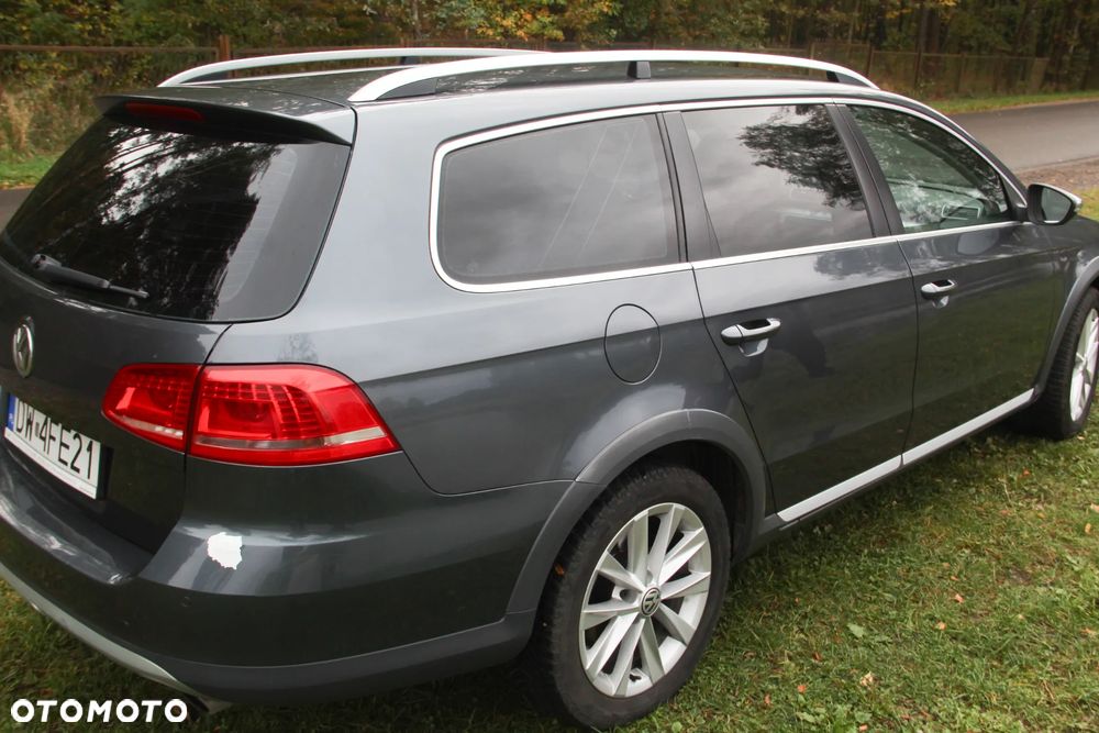 Volkswagen Passat - 4