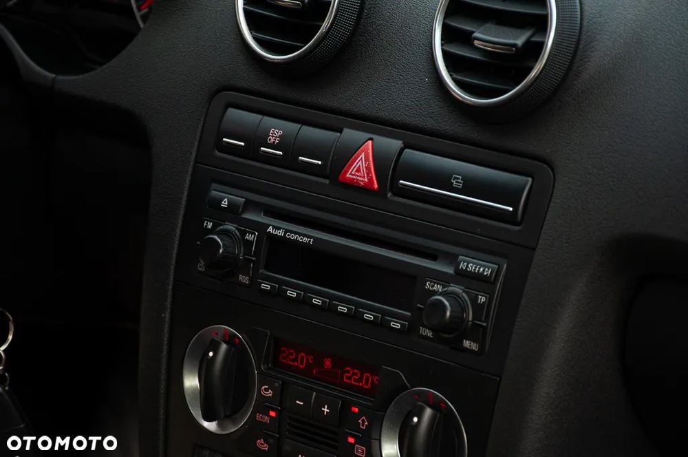 Audi A3 3-drzwiowe 2.0 FSI Attraction - 40