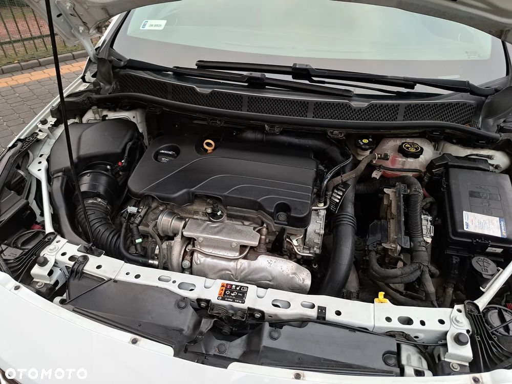 Opel Astra V 1.4 T Enjoy S&S - 10