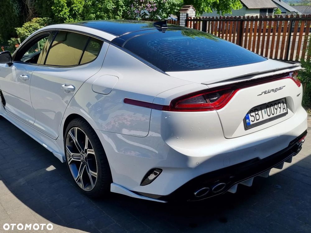 Kia Stinger - 3
