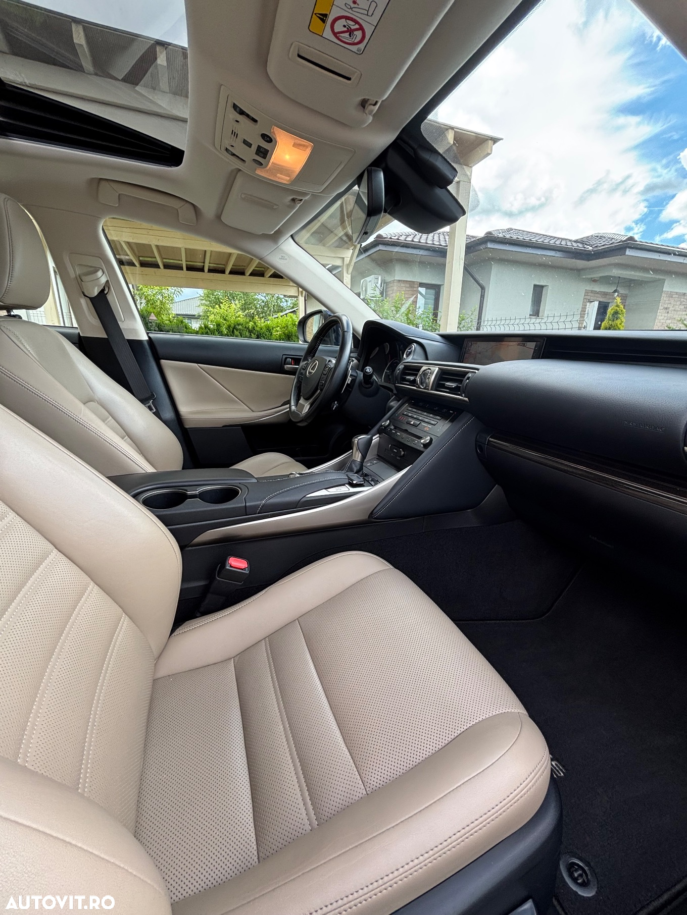 Lexus Seria IS 300h Aut. Luxury - 13