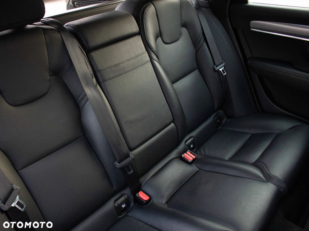 Volvo V90 D4 AWD Momentum - 27