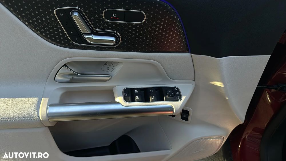 Mercedes-Benz GLA - 13