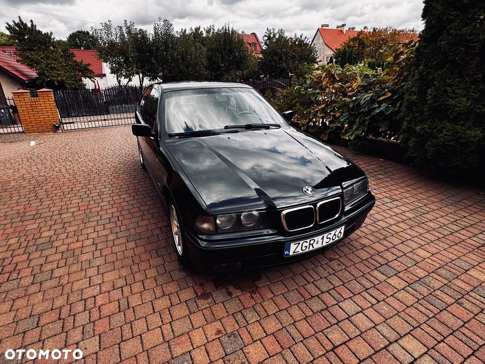BMW Seria 3 316i - 25