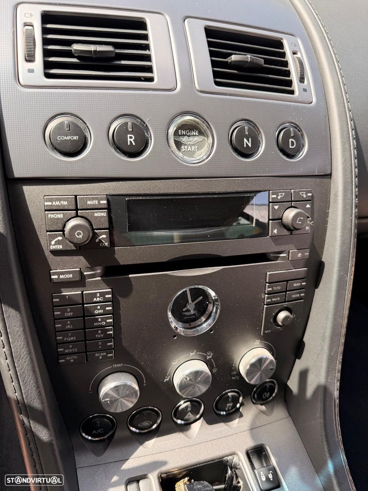Aston Martin Vantage Coupe Sportshift - 8