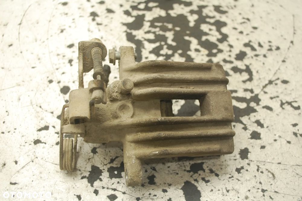 ZACISK HAMULCOWY LEWY PRAWY TYŁ TYLNY LUCAS 38MM SEAT TOLEDO II LEON I VW PASSAT B5GOLF IV BORA AUDI A3 8L SEAT LEON I - 7