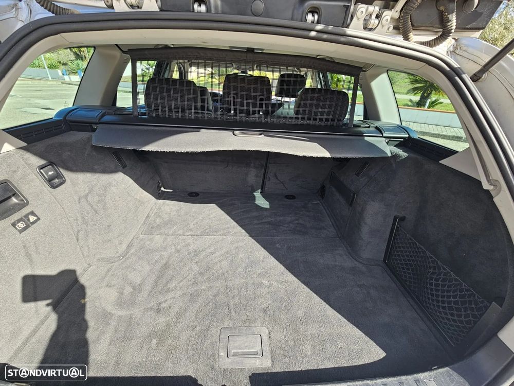 BMW 320 d Touring LifeStyle - 17