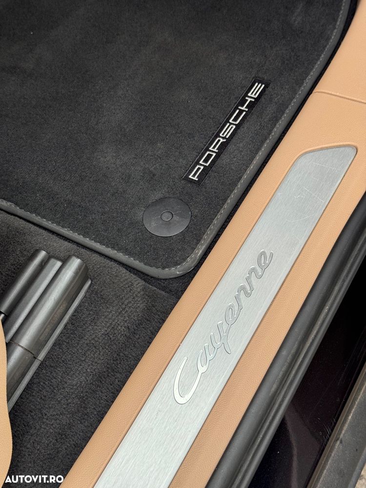 Porsche Cayenne - 19