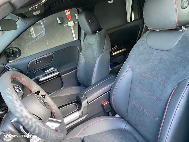 Mercedes-Benz GLA 180 d AMG Line - 8