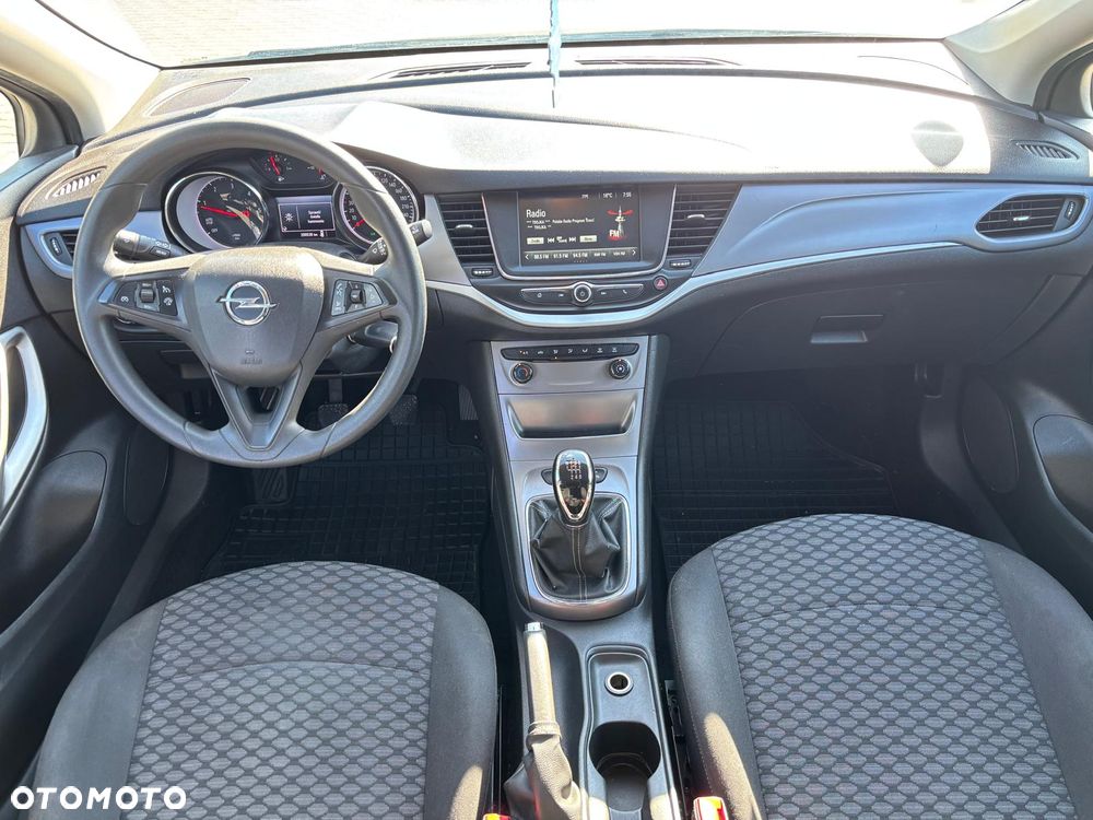 Opel Astra 1.6 CDTI Essentia - 10