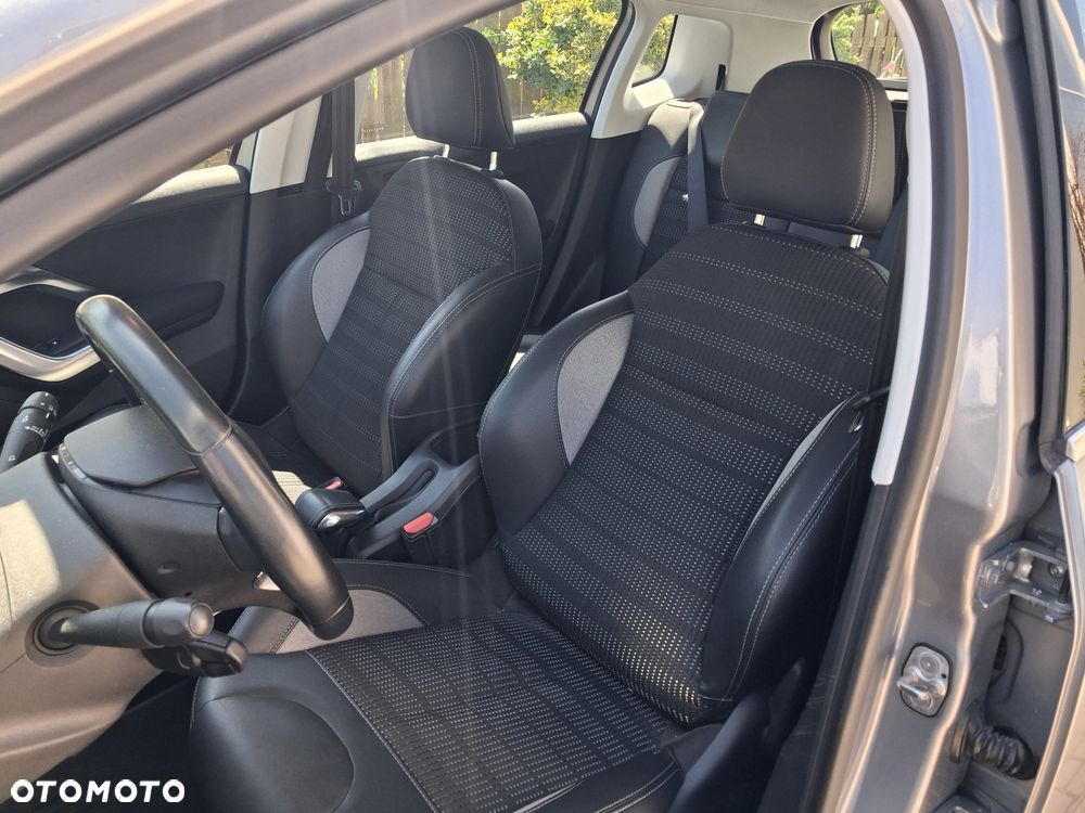 Renault Captur ENERGY TCe 120 EDC LIMITED - 16