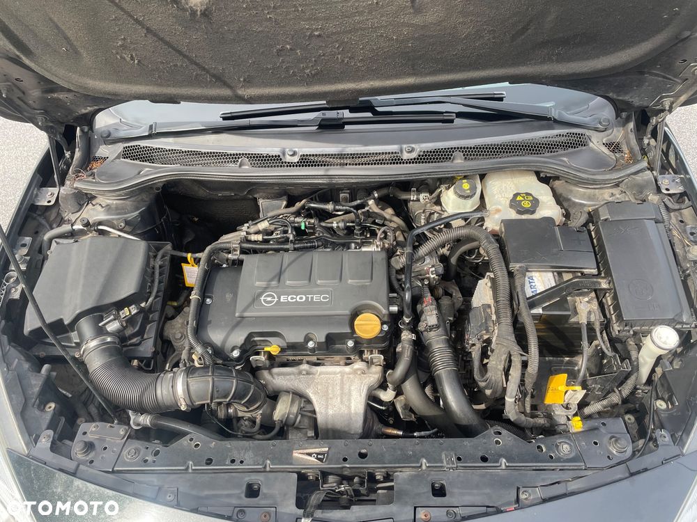 Opel Astra 1.4 T Enjoy - 9