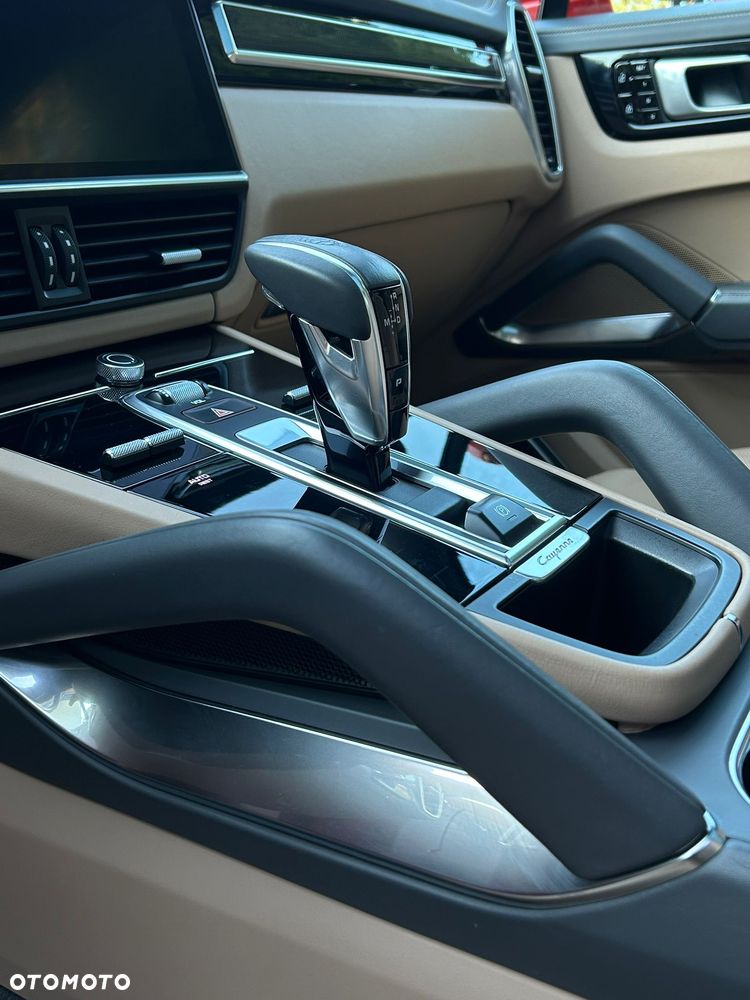 Porsche Cayenne - 4