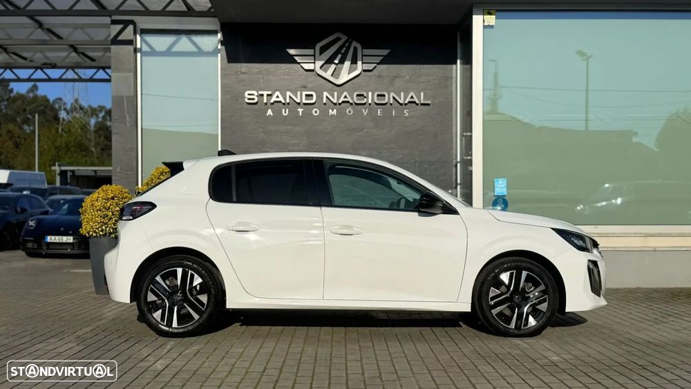 Peugeot 208 - 5