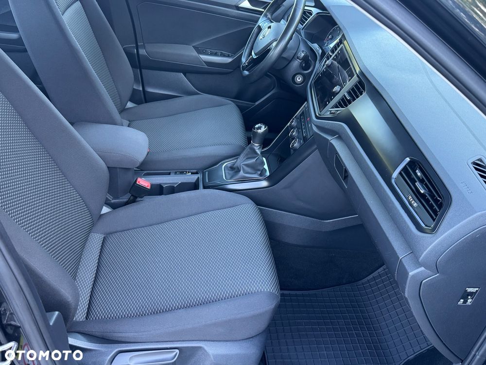 Volkswagen T-Roc - 13