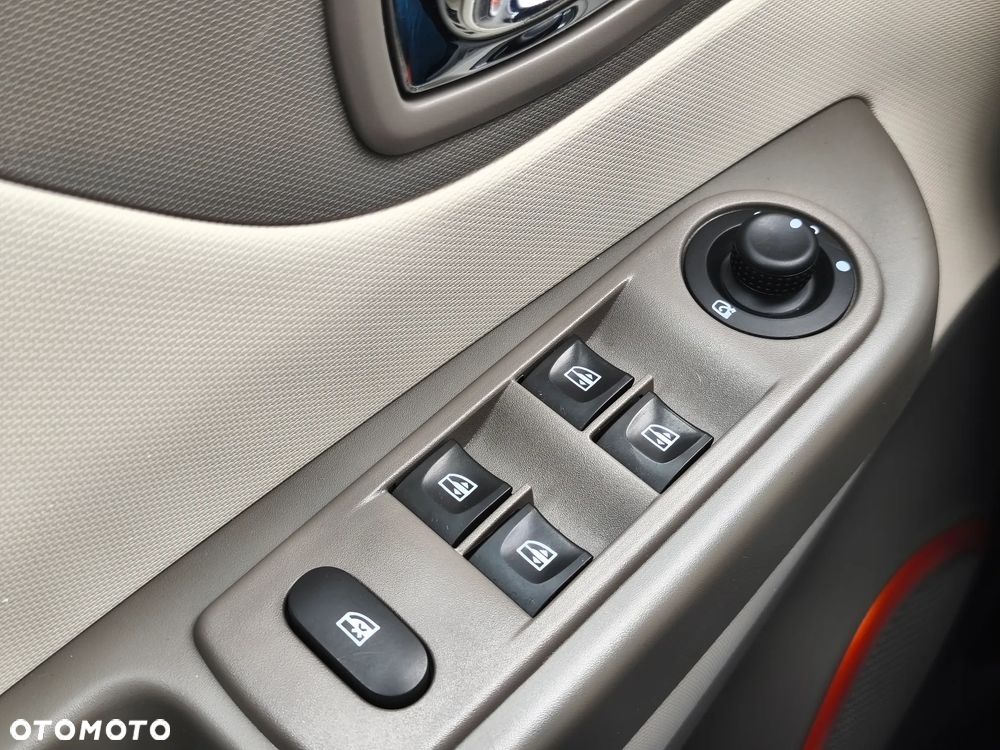 Renault Captur 1.2 Energy TCe Intens EDC EU6 - 26