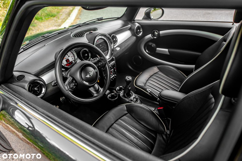 MINI Cooper S 50 Camden - 17