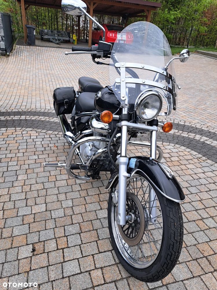 Suzuki Intruder - 12