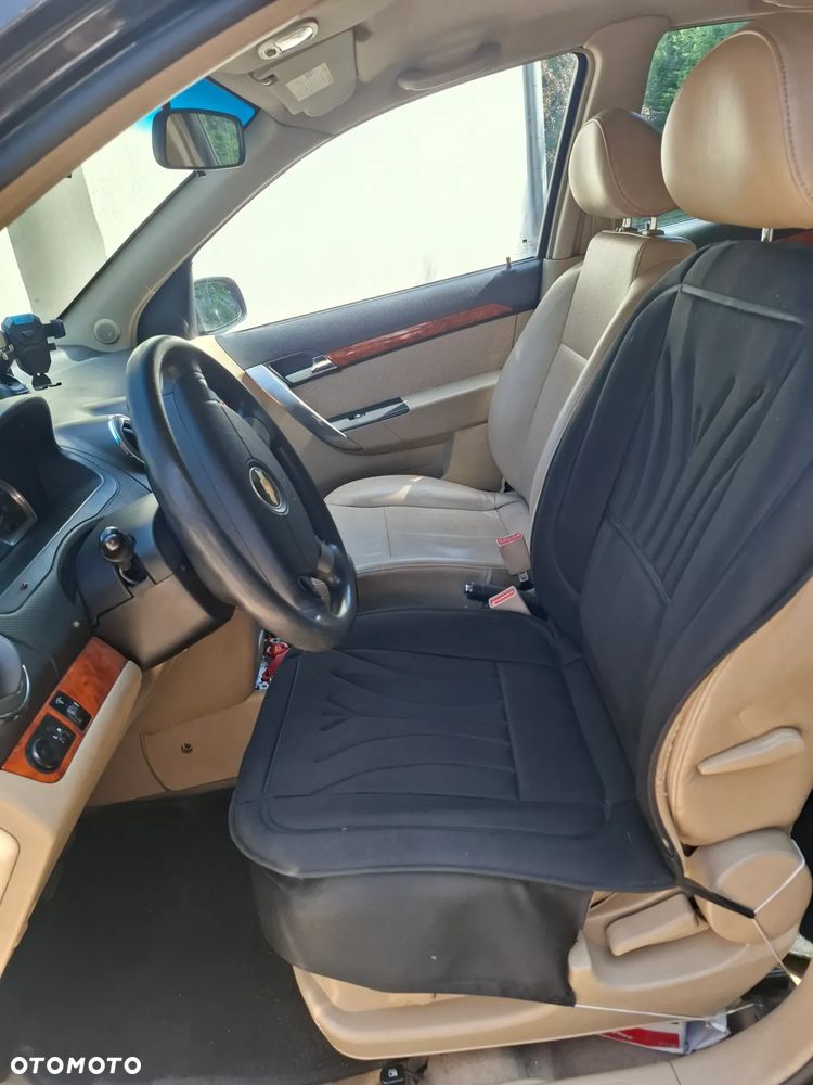 Chevrolet Aveo - 4