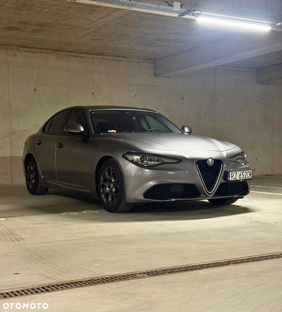 Alfa Romeo Giulia 2.0 Turbo - 1