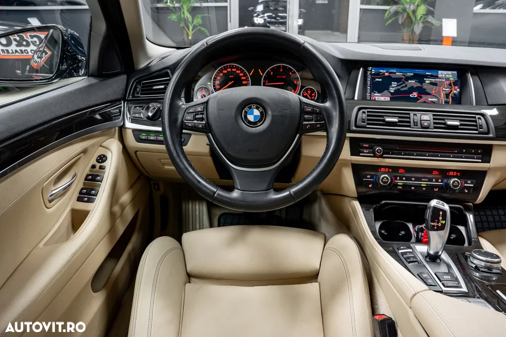 BMW Seria 5 520d xDrive AT - 34