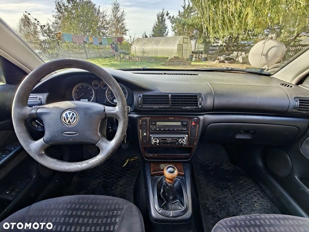 Volkswagen Passat - 11