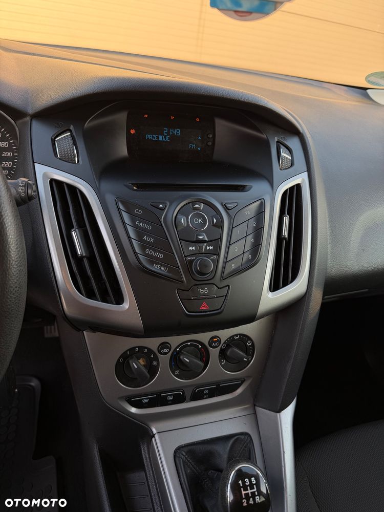 Ford Focus 1.0 EcoBoost Start-Stopp-System Ambiente - 11