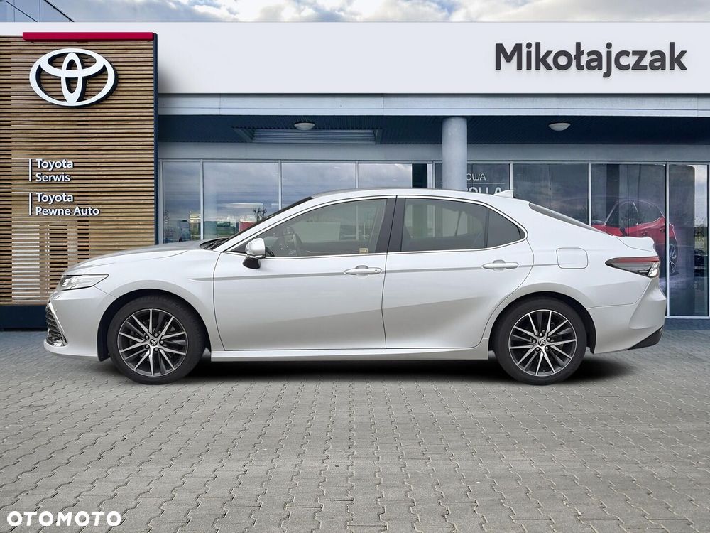 Toyota Camry 2023 photo 3