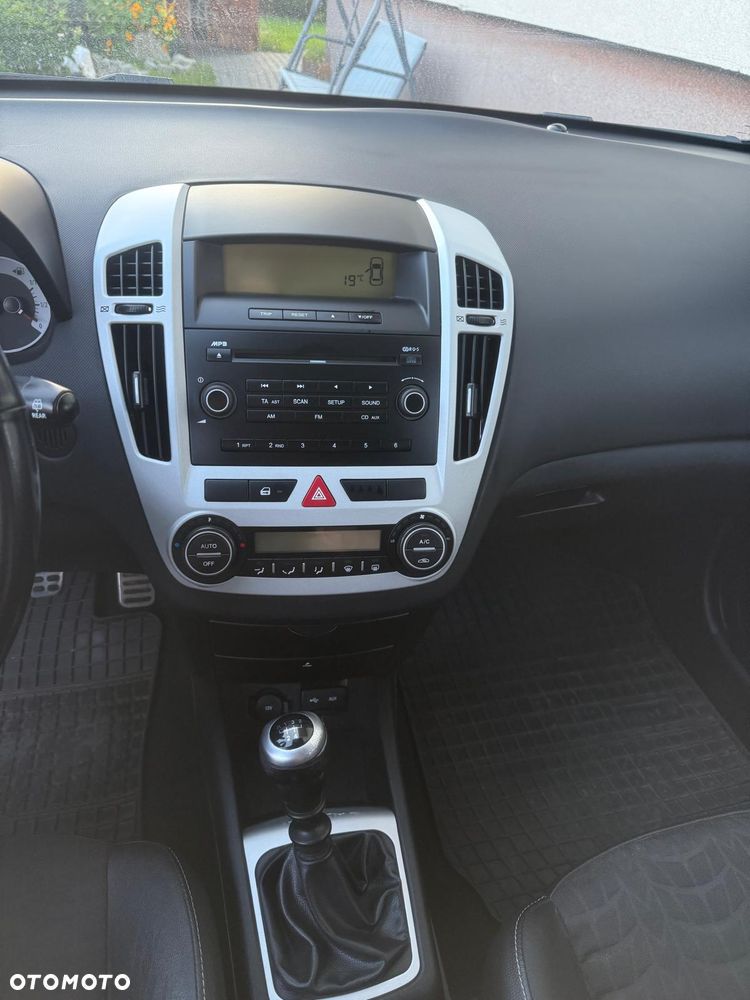 Kia Ceed 1.6 Crdi M - 13