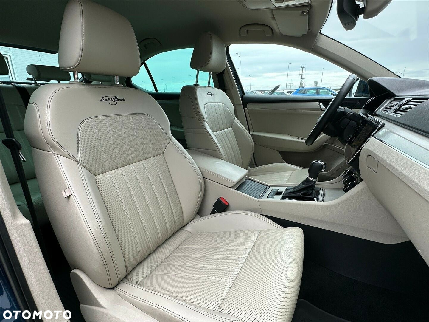 Skoda Superb 2.0 TDI SCR L&K DSG - 32
