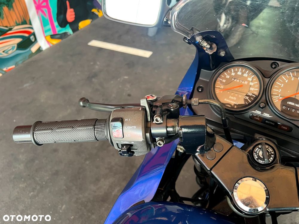 Kawasaki GPZ - 12