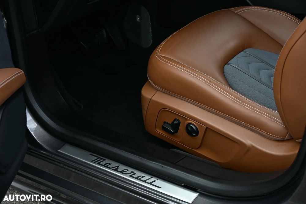 Maserati Ghibli GranLusso - 25