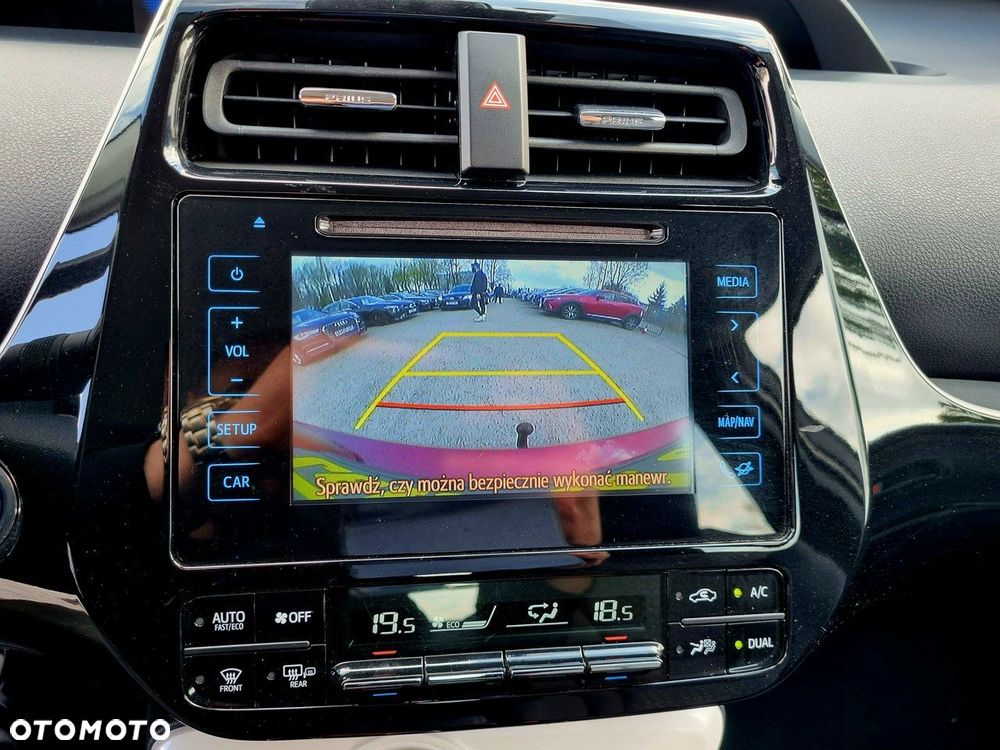 Toyota Prius 1.8 Hybrid Premium - 19