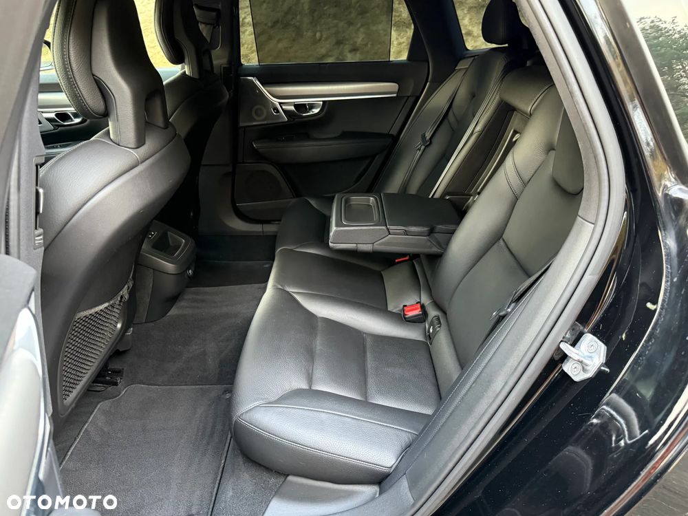 Volvo V90 D5 AWD Momentum - 27