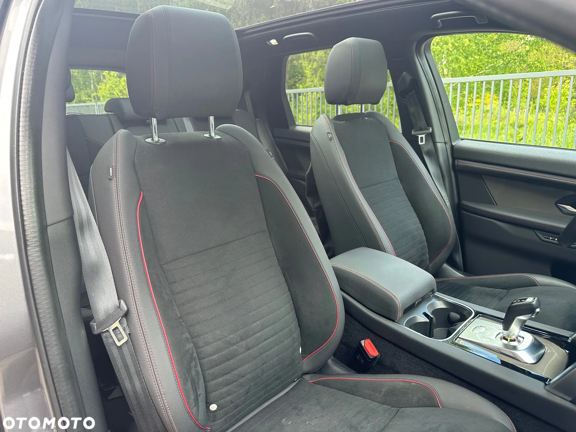 Land Rover Discovery Sport - 34