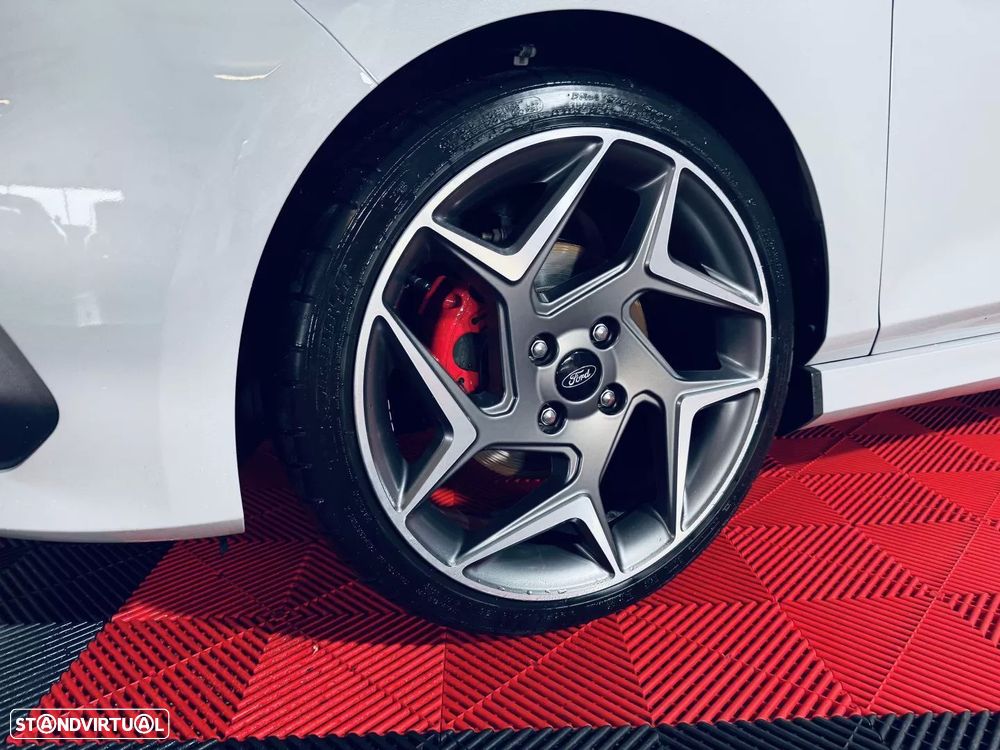 Ford Fiesta 1.5 EcoBoost ST - 17