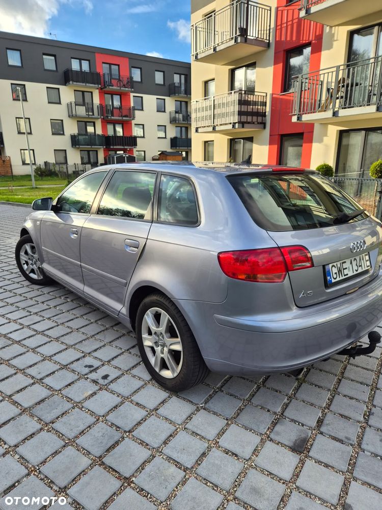 Audi A3 Sportback 1.6 FSI Ambiente - 5