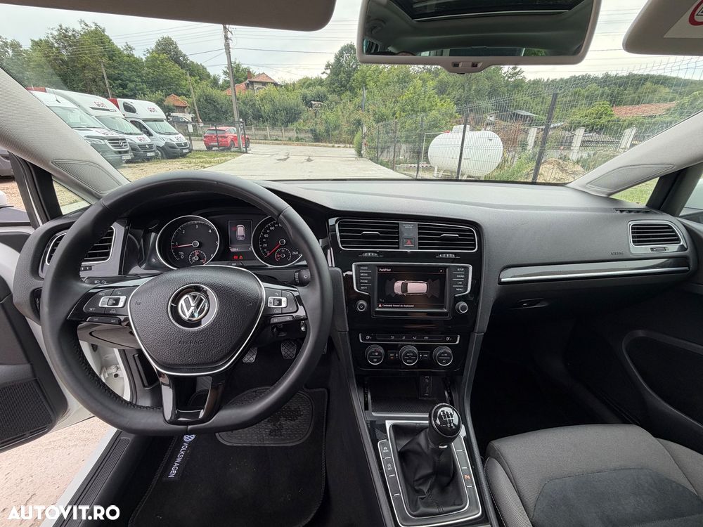 Volkswagen Golf - 9