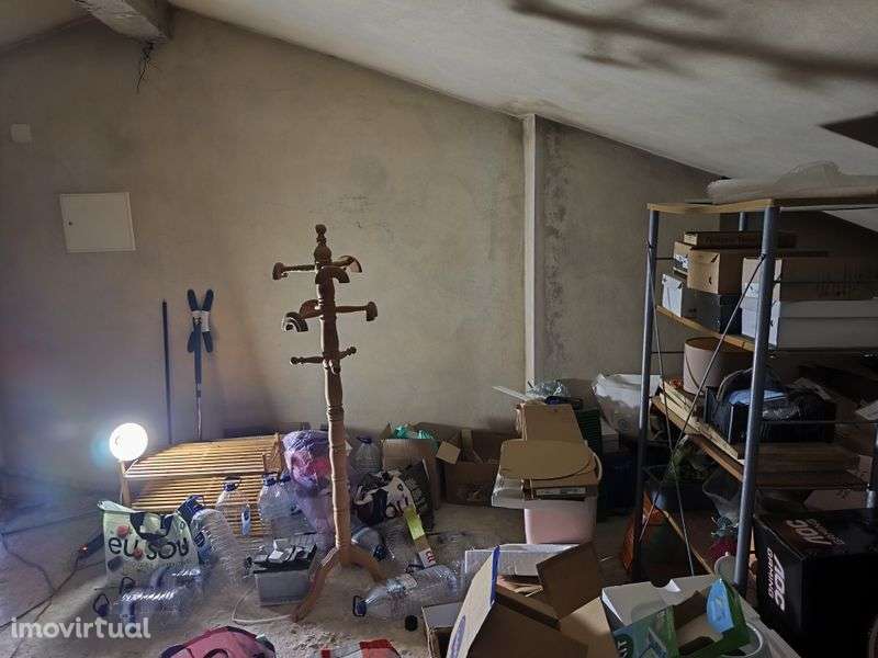 Sótão com potencial junto à praia - Grande imagem: 4/12