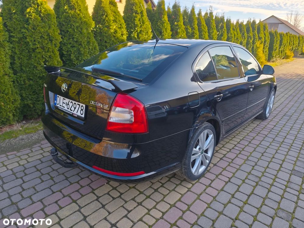 Skoda Octavia 2.0 TDI CR DPF RS - 5