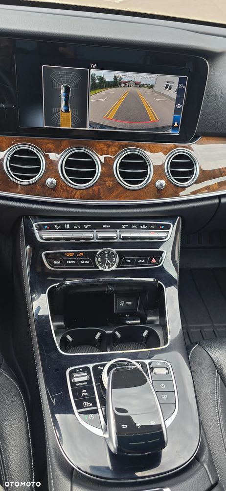 Mercedes-Benz Klasa E 300 9G-TRONIC - 13