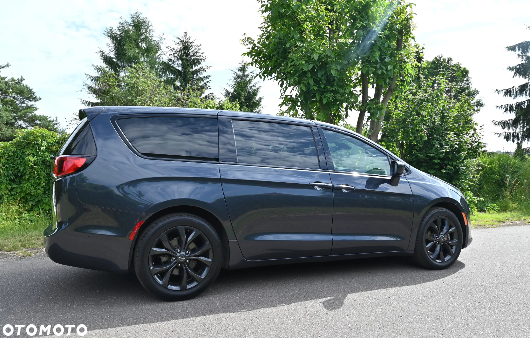 Chrysler Pacifica - 23