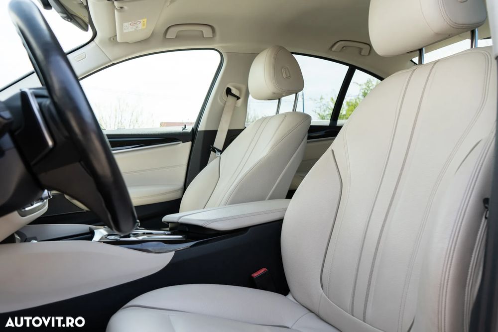 BMW Seria 5 540i xDrive AT - 11