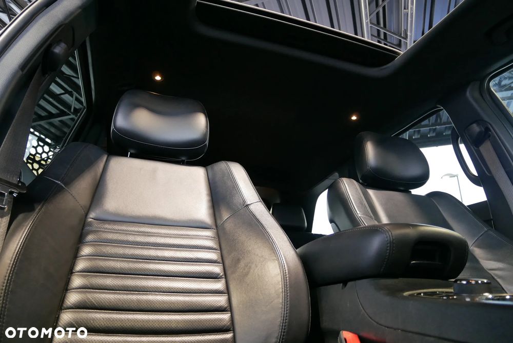 Jeep Grand Cherokee - 28