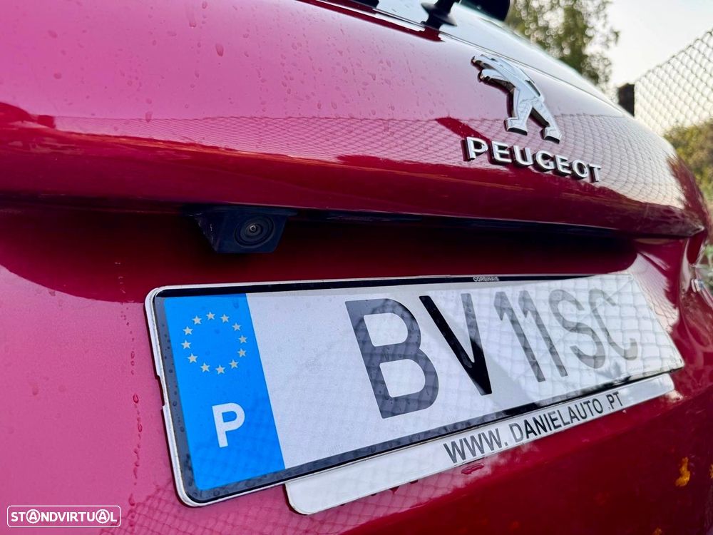 Peugeot 2008 1.2 PureTech Allure - 21