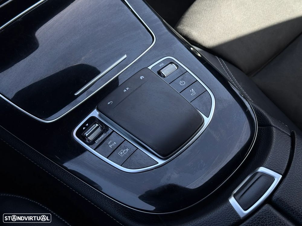 Mercedes-Benz E 300 de 9G-TRONIC AMG Line - 19